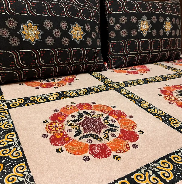 Bold_Mandala_Design_100%_Pure_Cotton_Super_King_Size_Bedsheet_with_2_Matching_Pillow_Covers_|_108*108_Inch_|_300_TC