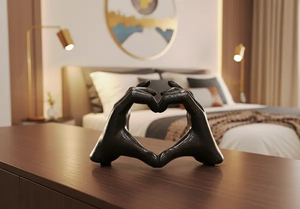 Black_Resin_Premium_&_Elegant_Love_Hand_Figurine
