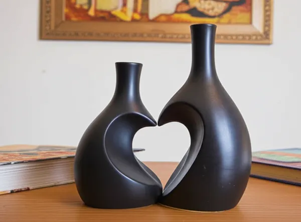 Black_Ceramic_Premium_&_Elegant_Heart_Charm_Ceramic_Vase_(Set_Of_2)