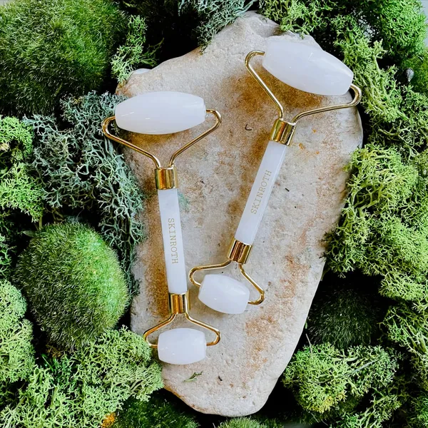 Grade_A+_Crystal_Clear_White_Rose_Quartz/Jade_Facial_Roller_Natural_A_Altitude_Of_Himalaya_Face_Neck_Facial_Anti-Aging,_Drainage_Massage,_Wrinkles.