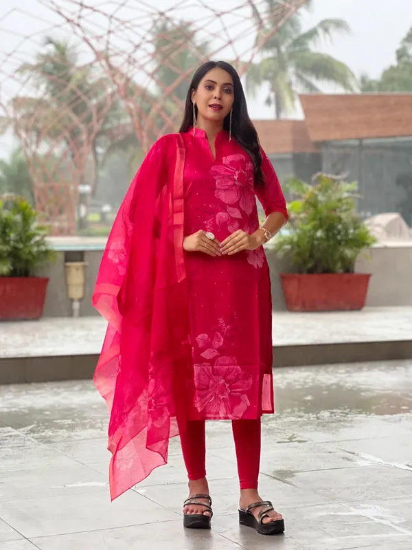 Rani_Chanderi_Silk_Premium_&_Elegant_Straight_Kurti_With_Dupatta_Set_For_Women