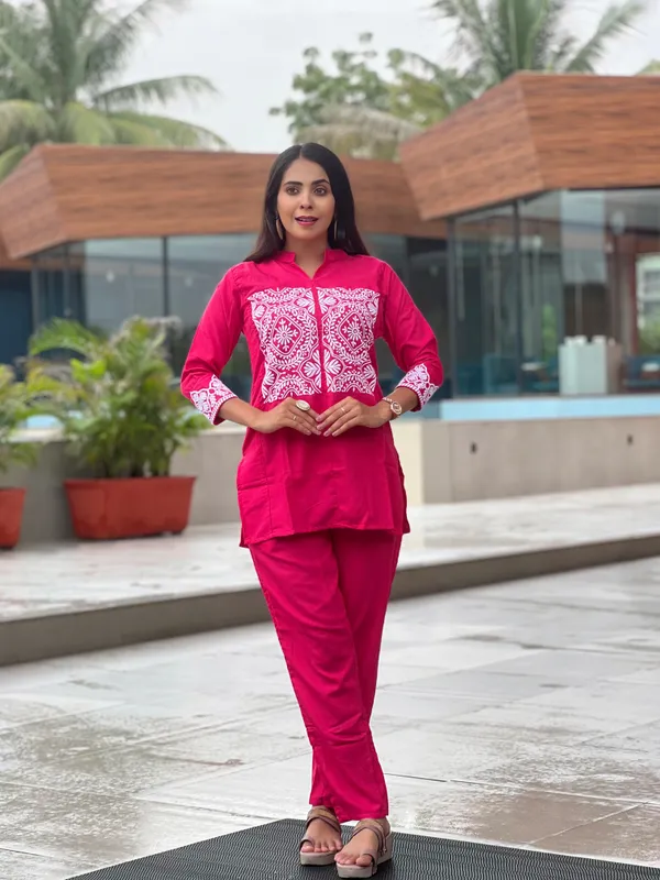 Rani_Cotton_Slub_Premium_&_Elegant_Straight_Kurti_&_Pants_Set_For_Women