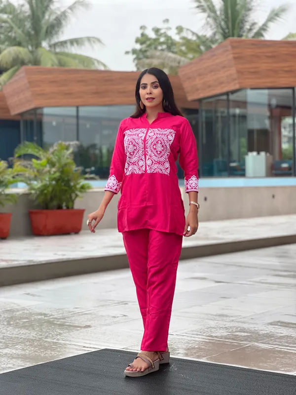 Rani_Cotton_Slub_Premium_&_Elegant_Straight_Kurti_&_Pants_Set_For_Women