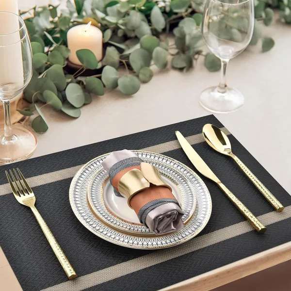 Black_Dining_Table_Placemat_Set_Pvc_Material_NonSlip_Washable_And_Heat_Resistant_Tablemates_Size_45X30Cm_4_Pcs_Placemat