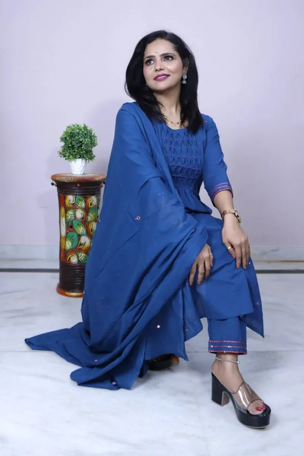 Navy_Blue_Solid_Pleated_Suit_Set_With_Dupatta_For_Women