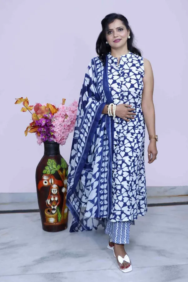 Blue_&_White_Printed_Cotton_Suit_Set_With_Dupatta_For_Women