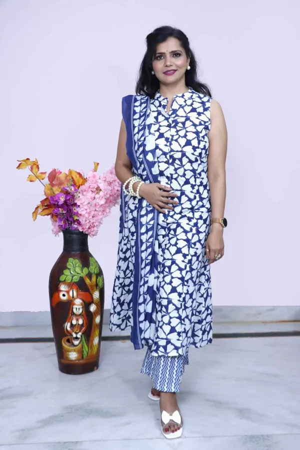 Blue_&_White_Printed_Cotton_Suit_Set_With_Dupatta_For_Women