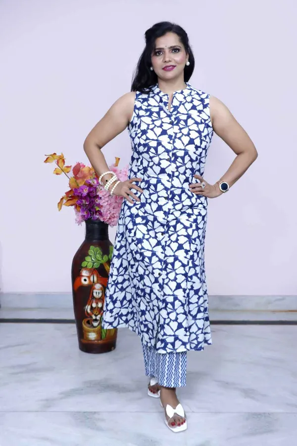 Blue_&_White_Printed_Cotton_Suit_Set_With_Dupatta_For_Women