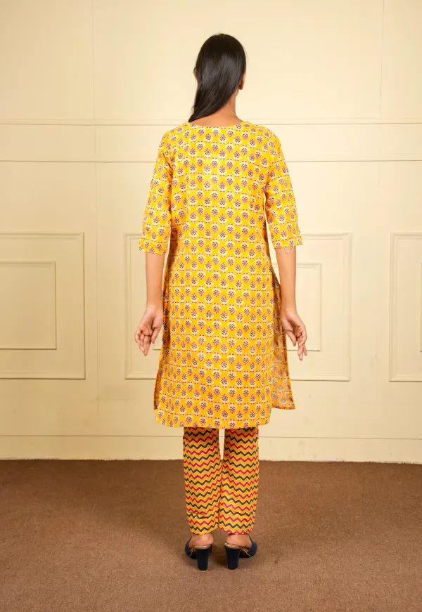 Yellow_Daily/Office_Wear_Kurti_Set_For_Women