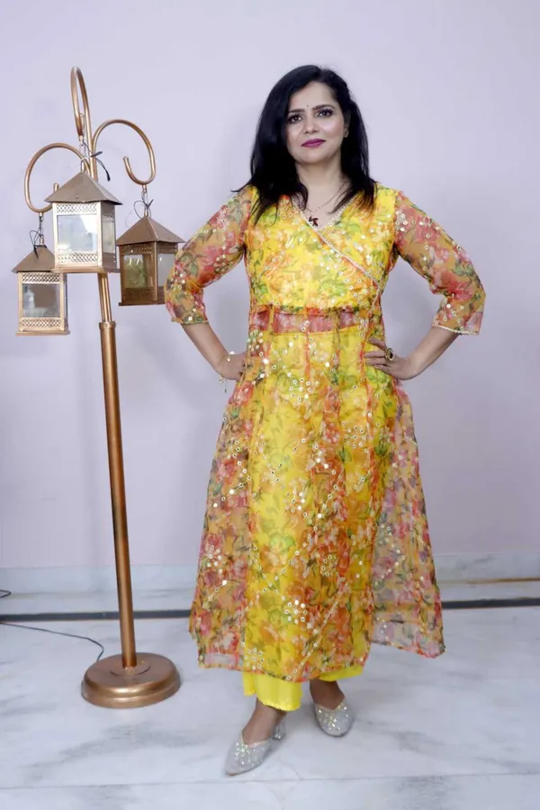 Yellow_Floral_Printed_Suit_Set_With_Dupatta_For_Women