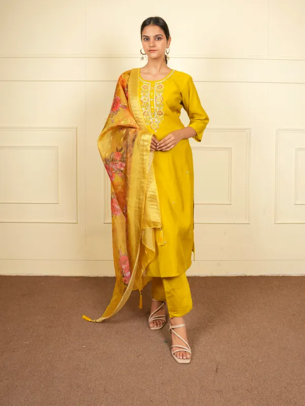 Yellow_Party_Wear_Suit_Set_For_Women