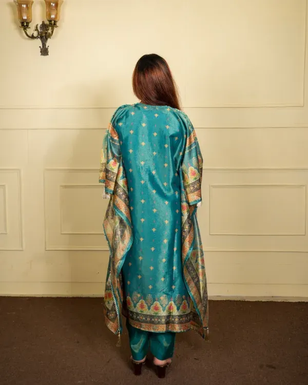 Teal_Silk_Blend_Embroidered_Kurta_Set_For_Women