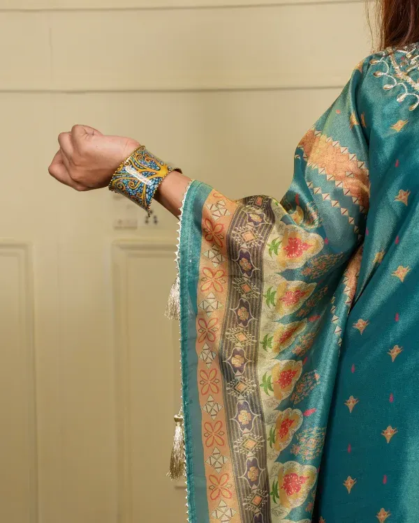 Teal_Silk_Blend_Embroidered_Kurta_Set_For_Women