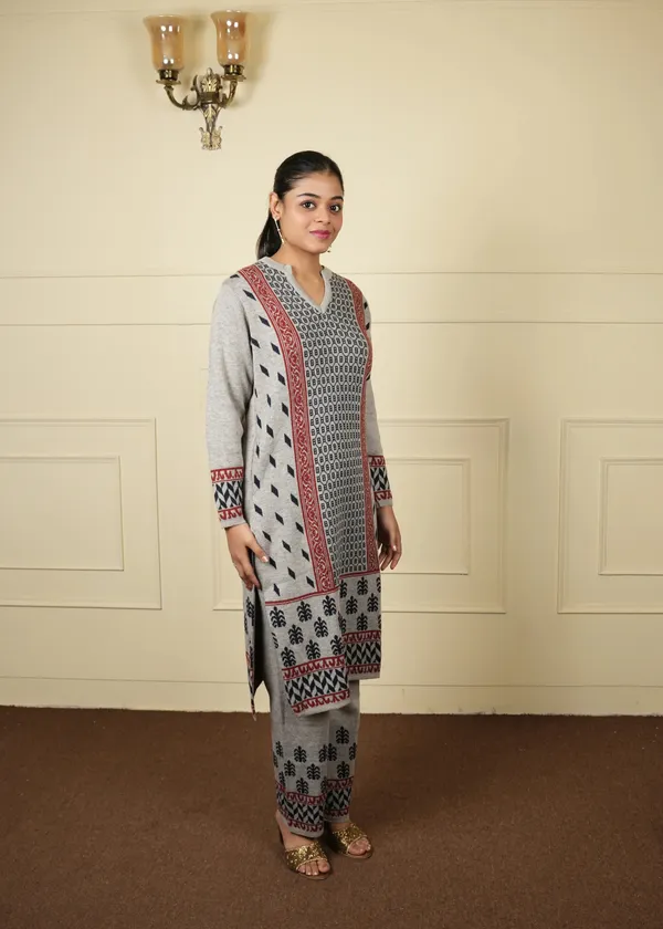 Grey_&_Blue_Cotton_Silk_Kurta_Trouser_Woolen_Set_For_Women