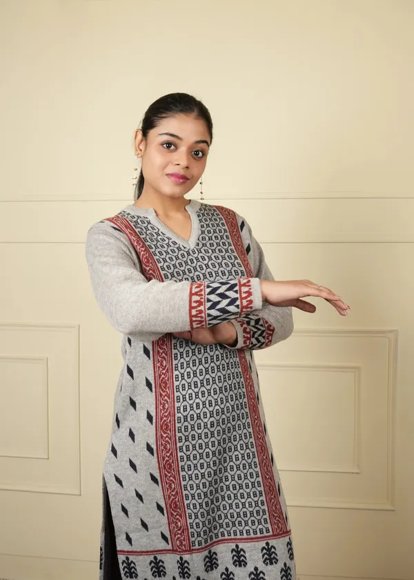 Grey_&_Blue_Cotton_Silk_Kurta_Trouser_Woolen_Set_For_Women