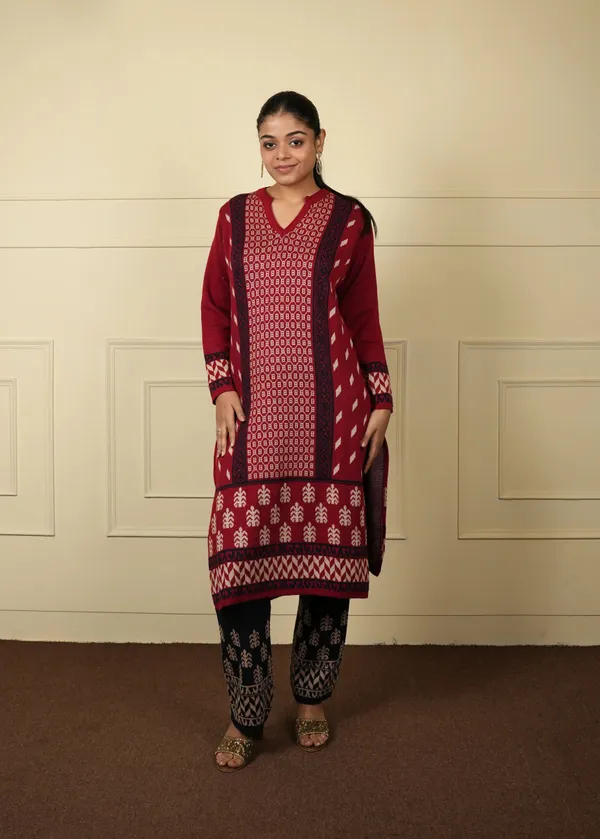 Maroon_&_Blue_Cotton_Silk_Kurta_Trouser_Woolen_Set_For_Women