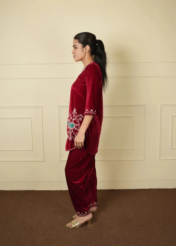Maroon_Pashmina_Kurti_Pant_Velvet_Co-Ord_Set_For_Women