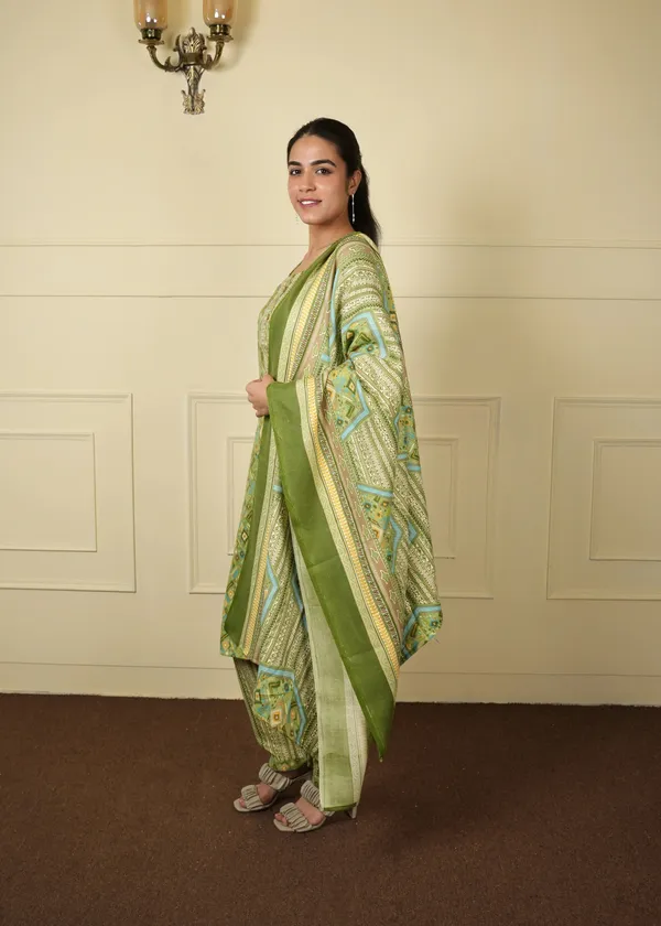 Green_Georgette_Pashmina_Kurti_Set_For_Women