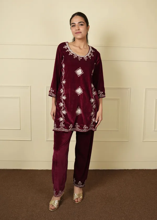 Pashmina_Kurti_Pant_Velvet_Co-Ord_Set_For_Women