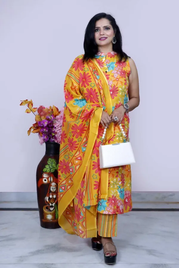 Yellow_Floral_Printed_Suit_Set_With_Dupatta_For_Women