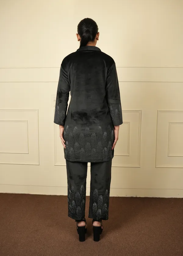 Black_Velvet_Long_Jacket_Cum_Kurti_Trouser_Set_For_Women