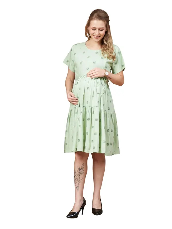 Pista_Green_Woven_Short_Flutter_Sleeves_Gemotrical_Printed_Maternity_Dress_With_Pocket_&_Concealed_Zipper_For_Women