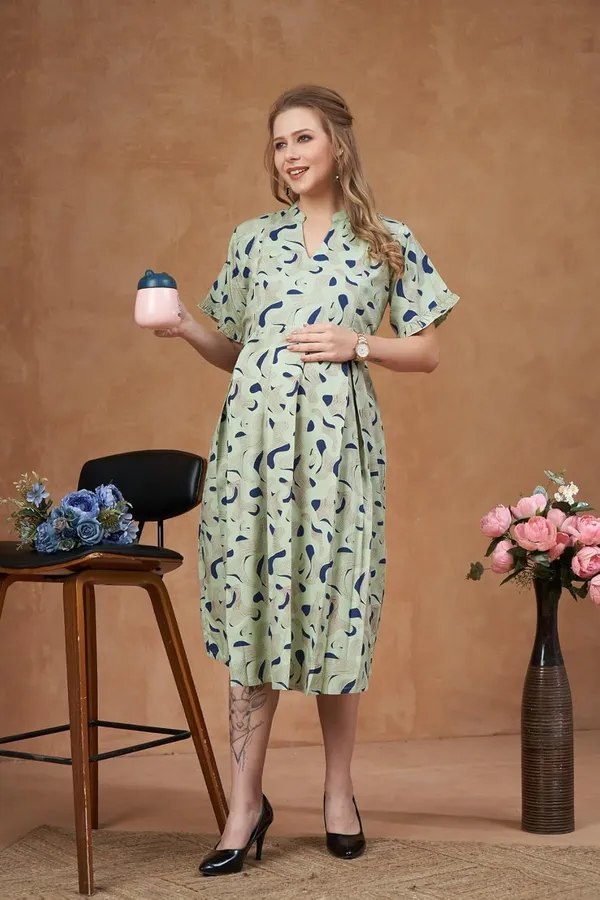 Pista_Green_Woven_Short_Flutter_Sleeves_Gemotrical_Printed_Maternity_Dress_With_Pocket_&_Concealed_Zipper_For_Women