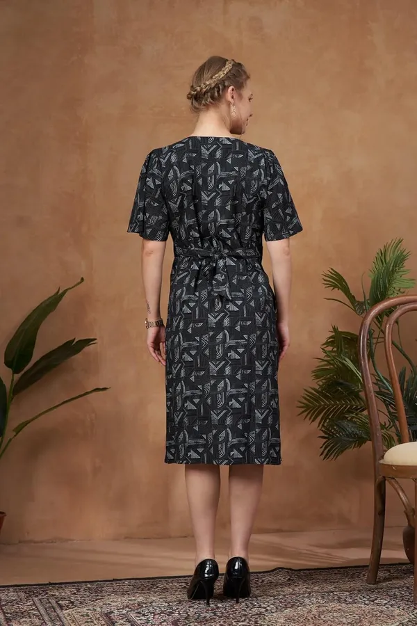 Woven_Short_Puffed_Sleeves_Gemotrical_Printed_Maternity_Dress_with_Pocket_&_Concealed_Zipper