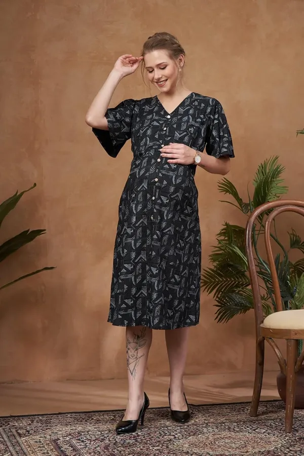 Woven_Short_Puffed_Sleeves_Gemotrical_Printed_Maternity_Dress_with_Pocket_&_Concealed_Zipper