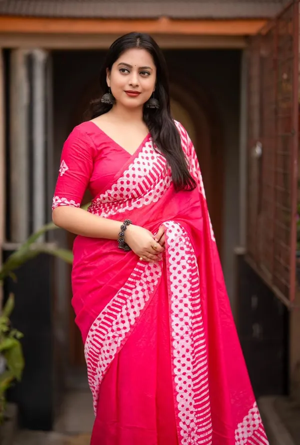 Pink_Bandhani_Print_Cotton_Saree_With_Border_For_Women