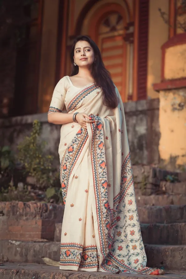 Ivory_White_Ivory_Madhubani_Style_Linen_Saree_With_Printed_Blouse_For_Women