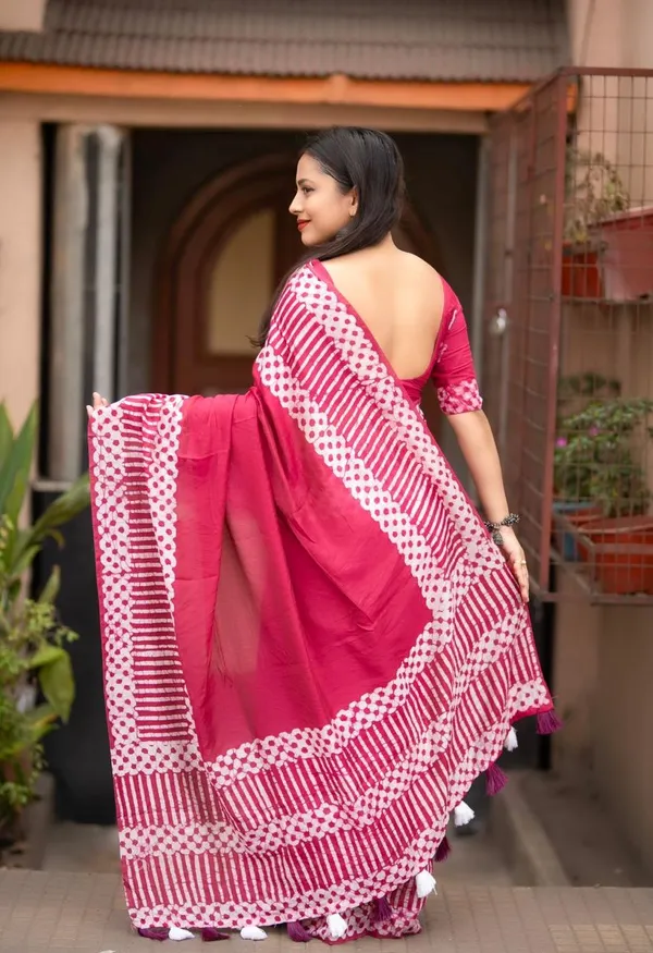 Pink_Bandhani_Print_Cotton_Saree_With_Border_For_Women