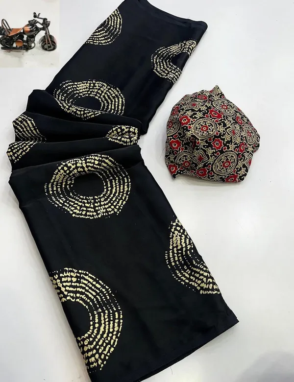 Black_Fabric_With_Circular_Print_And_Floral_Clutch_Combo_For_Women