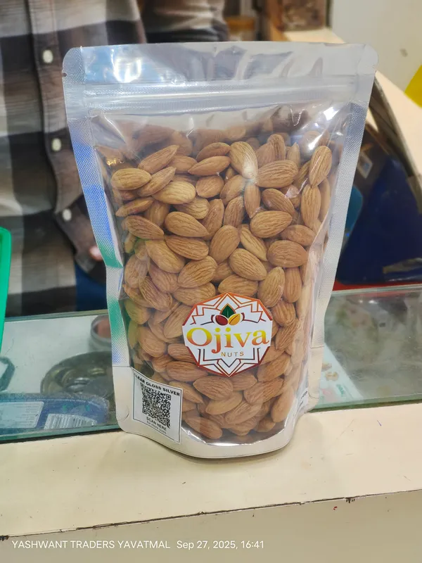 Premium_California_Almonds_|_Crunchy_And_Nutrient_Rich_|_250gm
