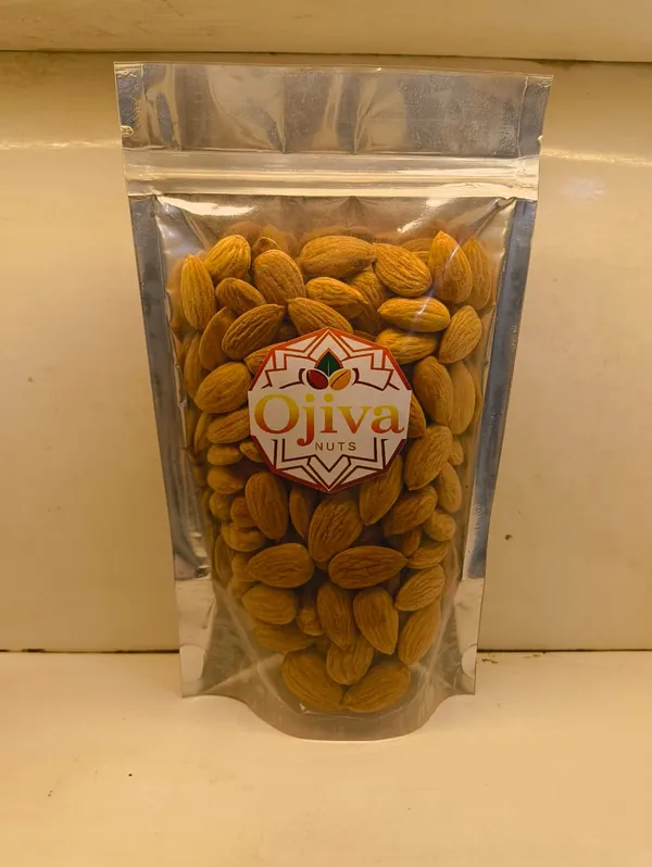 Premium_California_Almonds_|_Crunchy_And_Nutrient_Rich_|_250gm