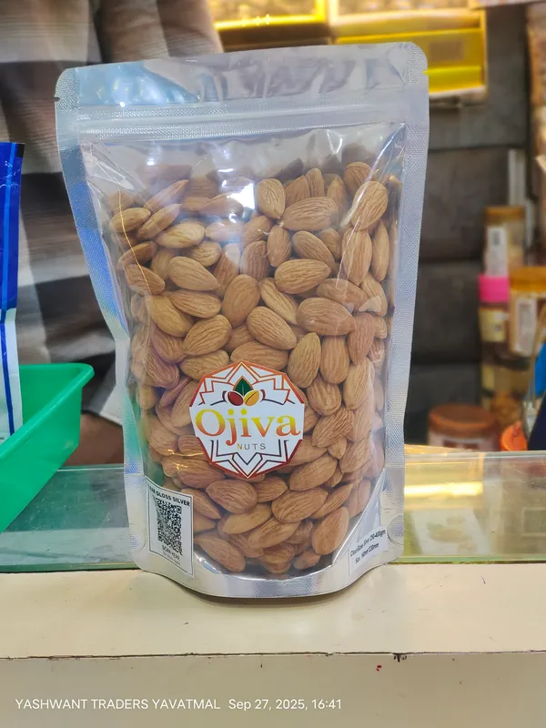 Premium_California_Almonds_|_Crunchy_And_Nutrient_Rich_|_250gm