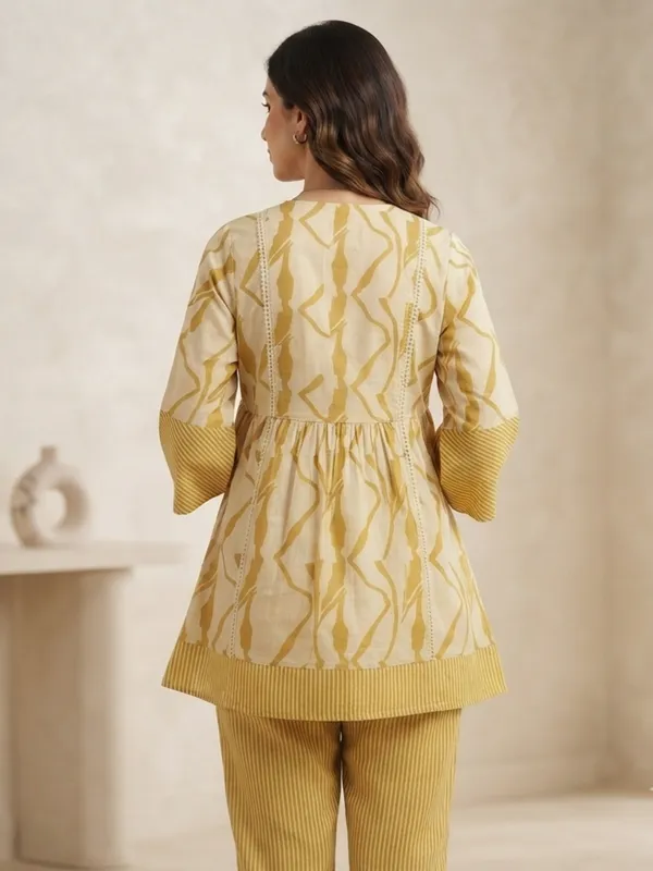 Pinstripe_&_Botanical_Co-ord_Set