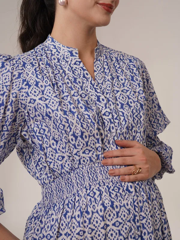 Blue_&_White_Indigo_Bloom_Tiered_Maternity_Dress