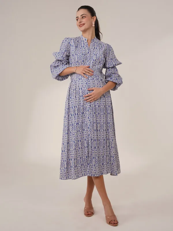 Blue_&_White_Indigo_Bloom_Tiered_Maternity_Dress
