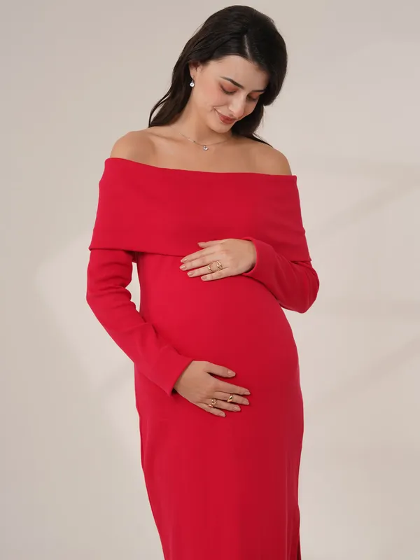 Scarlet_Off-Shoulder_Maternity_Gown