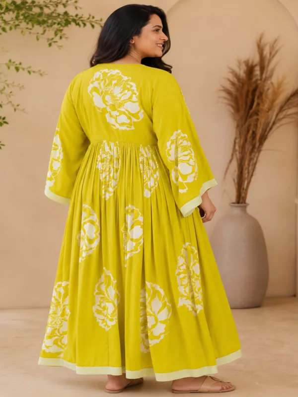 Luminous_Floral_Maternity_Dress