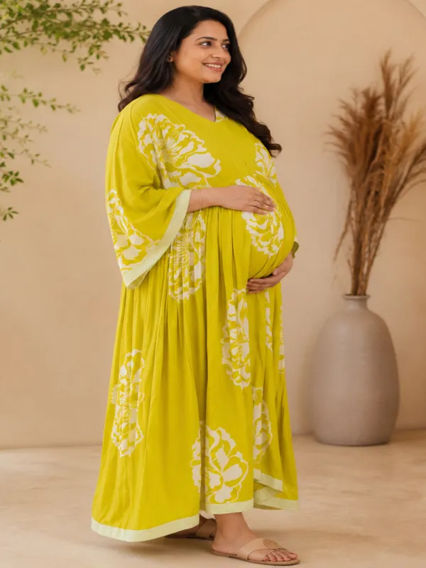 Luminous_Floral_Maternity_Dress