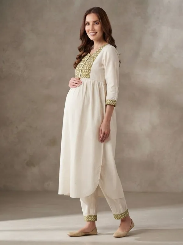 Geometric_Embroidered_Ethnic_Maternity_Kurta_Set