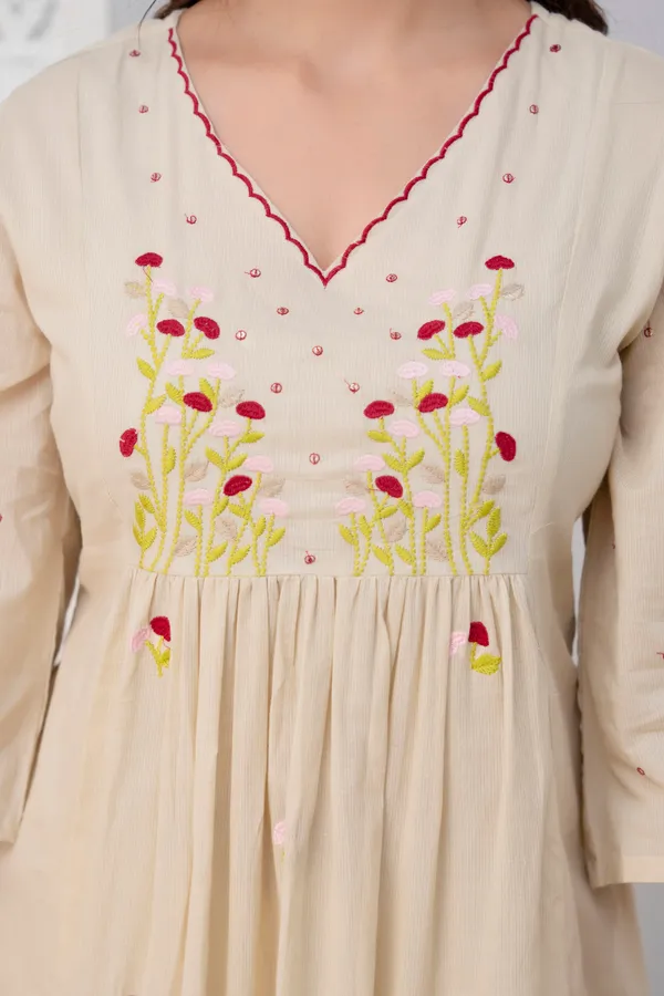 Women_Floral_Embroidered_Tiered_Thread_Work_Pure_Cotton_Kurta_with_Trousers_&_With_Dupatta