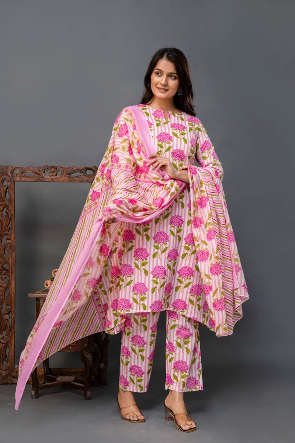 Pink_Pure_Jaipuri_Cotton_Floral_Printed_Neck_Design_Kurta_Set__For_Women_&_Girls