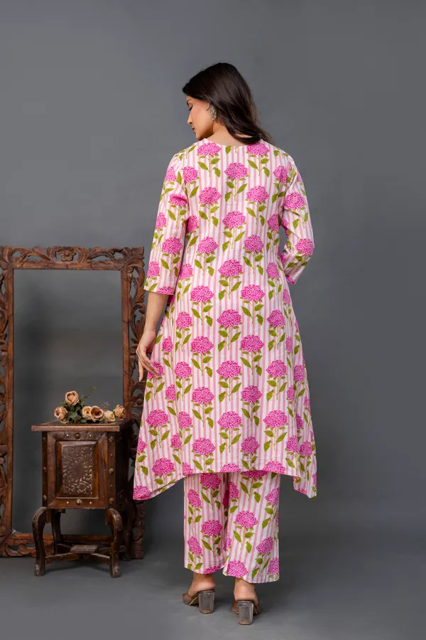 Pink_Pure_Jaipuri_Cotton_Floral_Printed_Neck_Design_Kurta_Set__For_Women_&_Girls