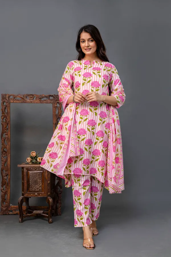 Pink_Pure_Jaipuri_Cotton_Floral_Printed_Neck_Design_Kurta_Set__For_Women_&_Girls