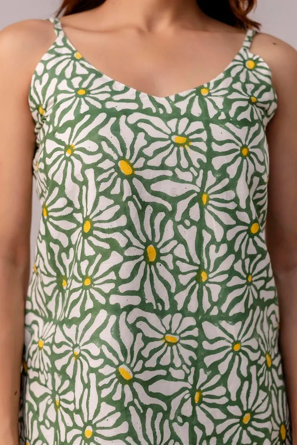Green_Floral_Printed_Comfortable_&_Breathable_Tunic_Top_For_Women_&_Girls