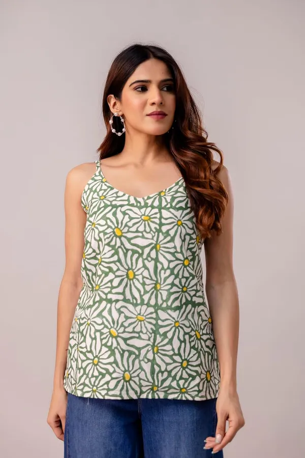 Green_Floral_Printed_Comfortable_&_Breathable_Tunic_Top_For_Women_&_Girls