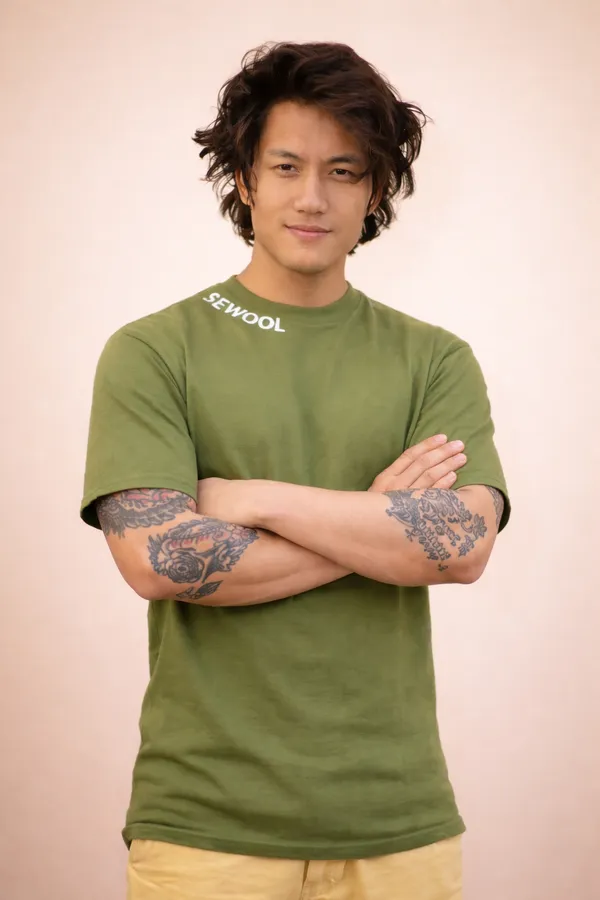 Men’s_Olive_Green_Graphic_T-Shirt_–_Street_Bear_Back_Print